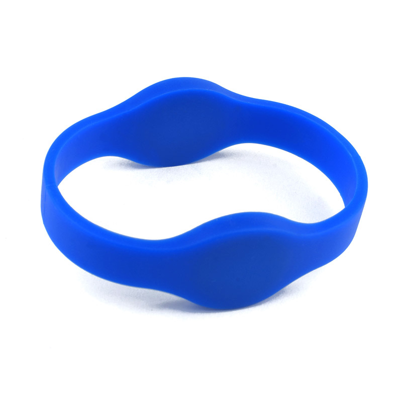 Dual frequency RFID bracelet for Access Control
